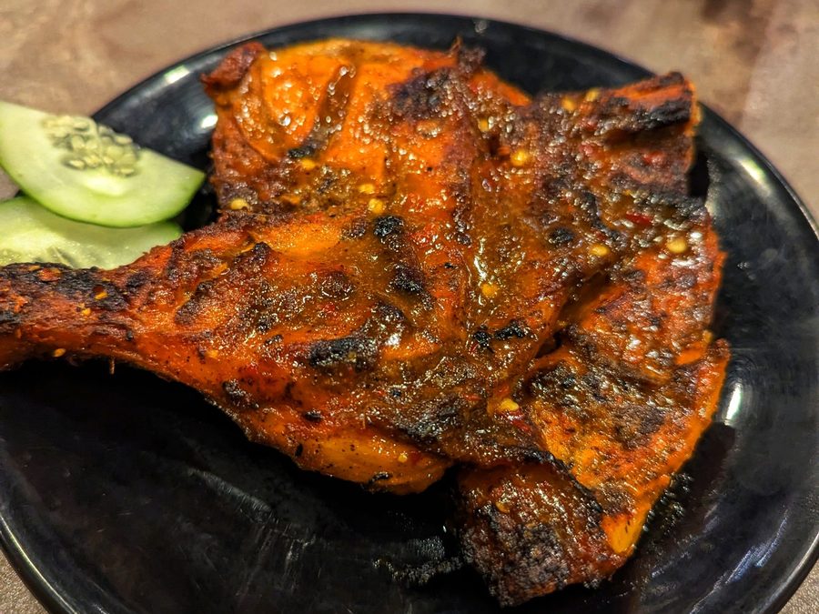 Prato principal com frango grelhado